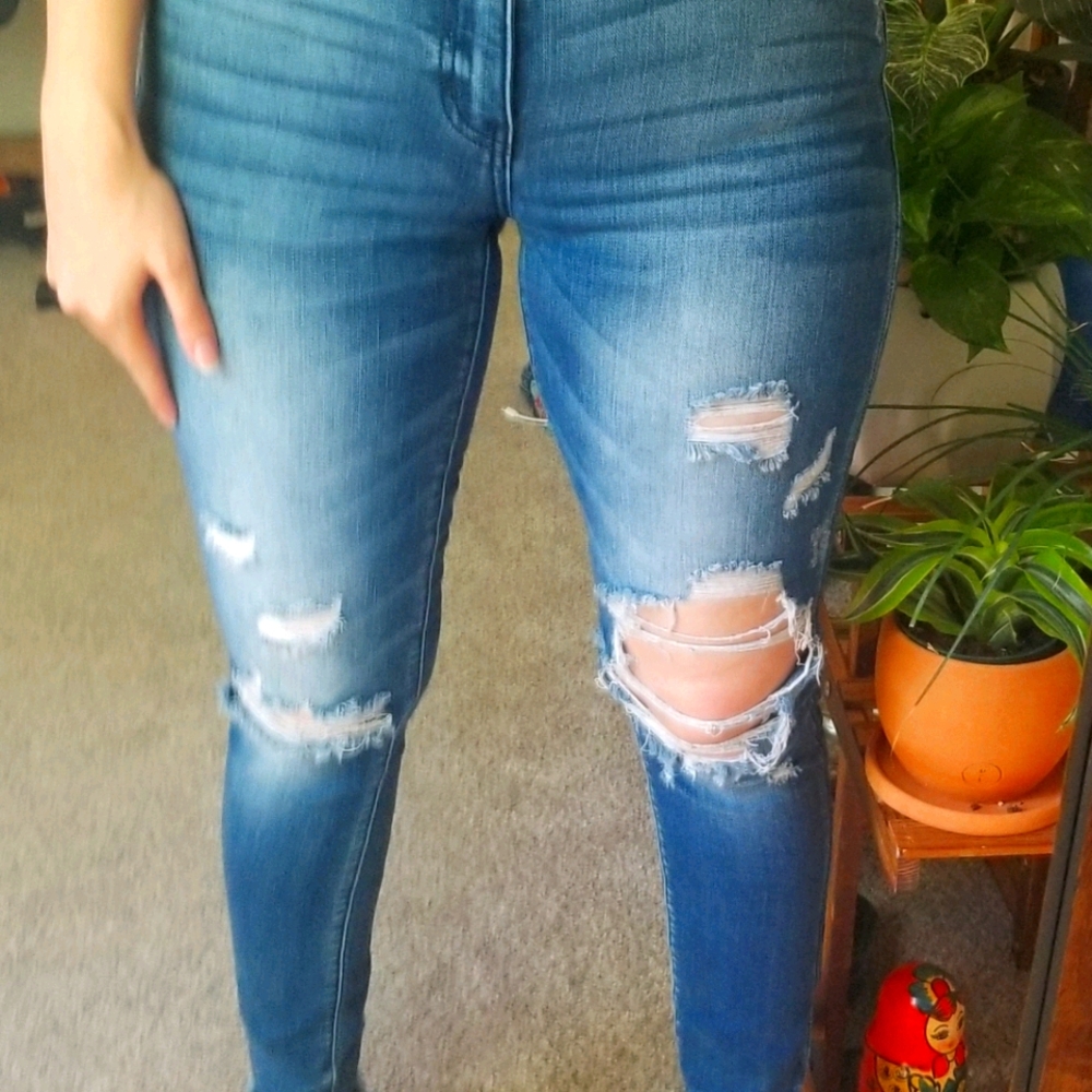 Ripped skinny jeans.